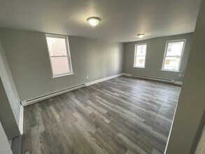 916 W Linden St, Unit 1 in Scranton, PA - Foto de edificio - Building Photo