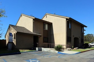4205-4215 Juniper St in San Diego, CA - Foto de edificio - Building Photo