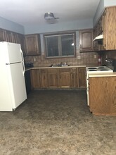 502 W 39th St, Unit B in Hays, KS - Building Photo - Building Photo