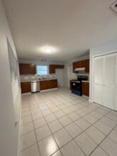 5922 Lakedale St in San Antonio, TX - Building Photo - Building Photo