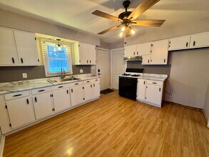 7767 Montana St in Merrillville, IN - Building Photo - Building Photo