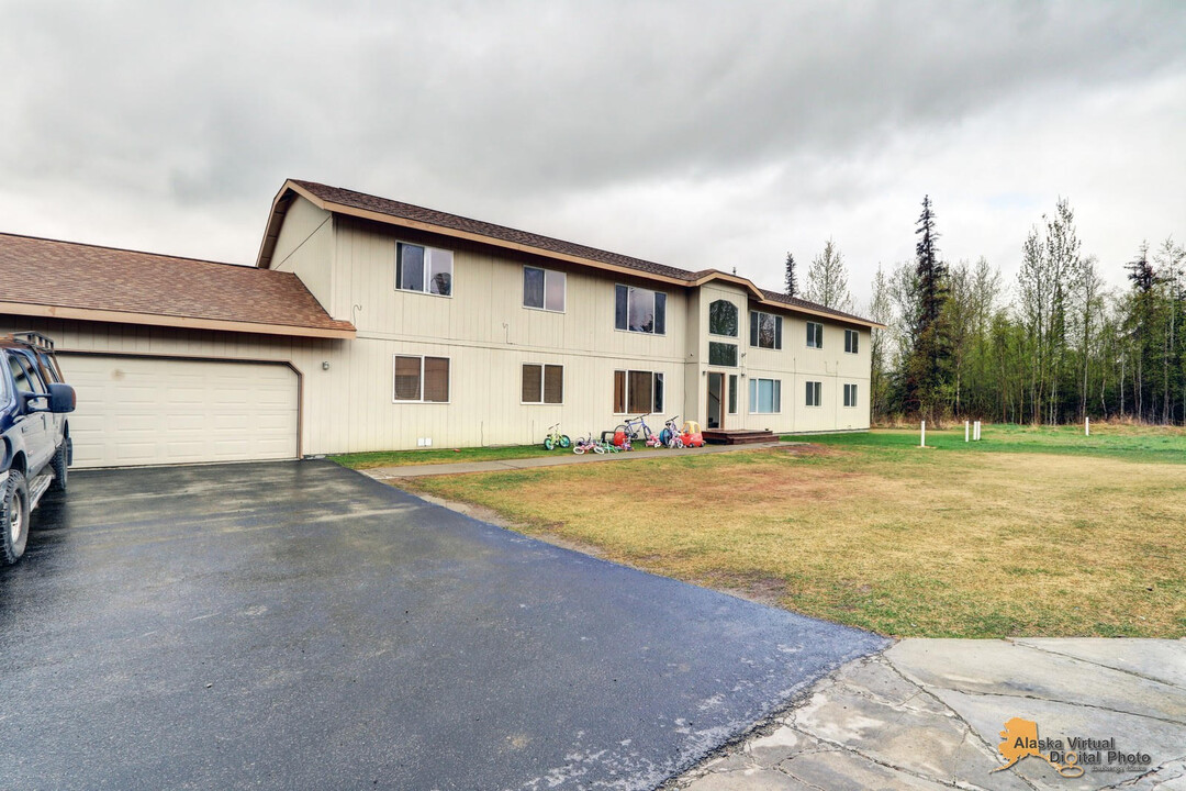 5645 E Beaver Ave, Unit H in Wasilla, AK - Foto de edificio