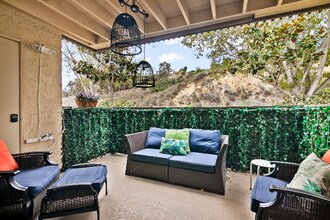 8503 Villa La Jolla Dr in San Diego, CA - Foto de edificio - Building Photo