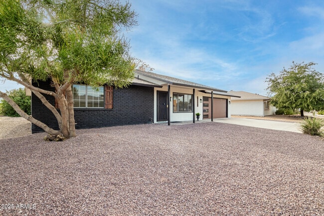 9339 W Spanish Moss Ln in Sun City, AZ - Building Photo - Building Photo