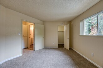 ReNew Arden in Sacramento, CA - Building Photo - Building Photo