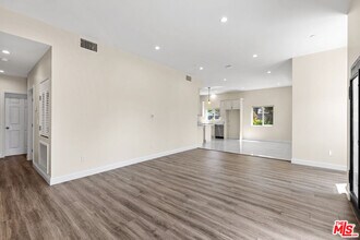 11625 Haynes St in Los Angeles, CA - Building Photo - Building Photo