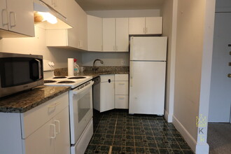 202 Saint Paul St, Unit 31 in Brookline, MA - Building Photo - Building Photo