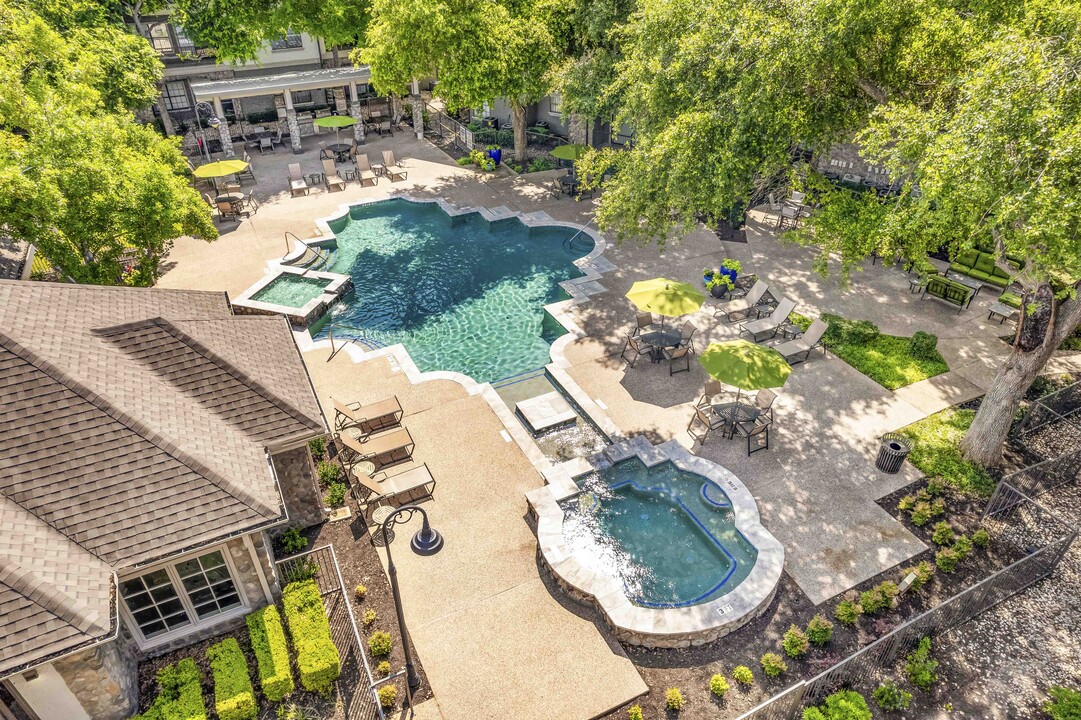 MAA Quarry Oaks in Austin, TX - Foto de edificio