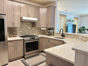 7706 Marine Rd in North Bergen, NJ - Building Photo - Building Photo