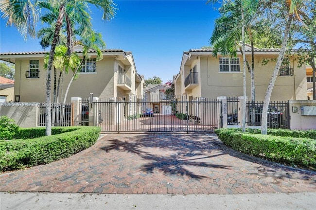 property at 3135 Gifford Ln