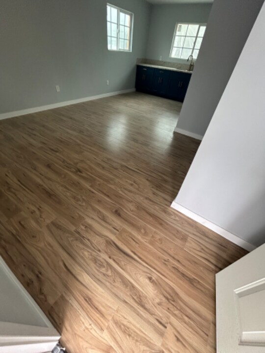 5366 Pine Ave in Long Beach, CA - Building Photo