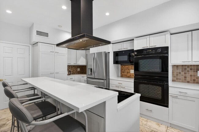 3170 Estates Dr in Pompano Beach, FL - Building Photo - Building Photo