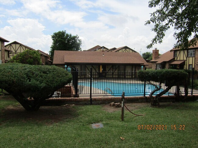 4546 NE Arlington Ave in Lawton, OK - Building Photo - Building Photo