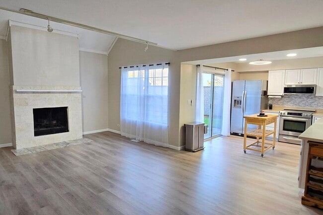 963 Taylor Dr in Gurnee, IL - Building Photo - Building Photo