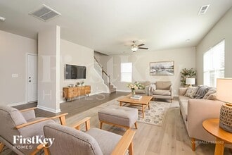 3710 Streamside Dr in Thomasville, NC - Foto de edificio - Building Photo