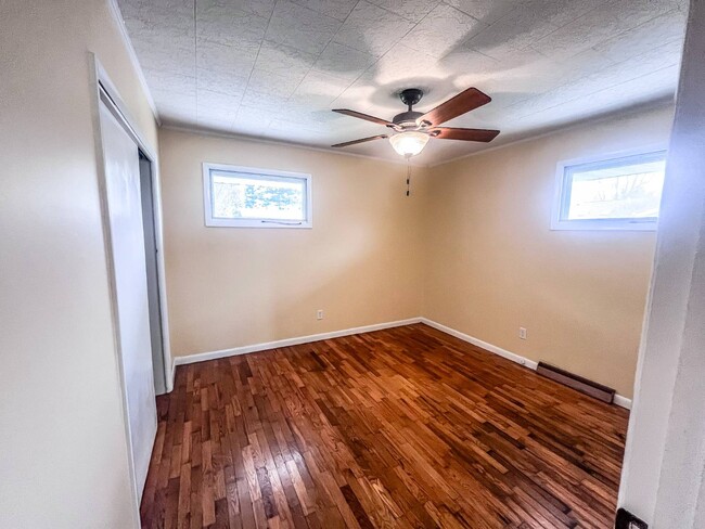 property at 805 N 10th St