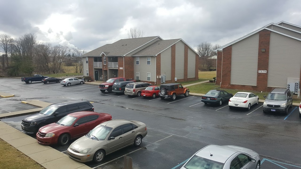 Valley Court Apartments in Madison, IN - Foto de edificio