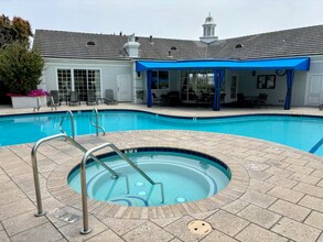 300 Cagney Ln in Newport Beach, CA - Building Photo - Building Photo