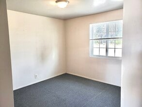 Meadows Apartments in Lakewood, WA - Building Photo - Building Photo