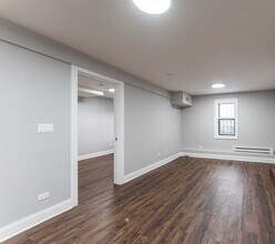 5742 N Winthrop Ave, Unit O12 in Chicago, IL - Building Photo - Building Photo