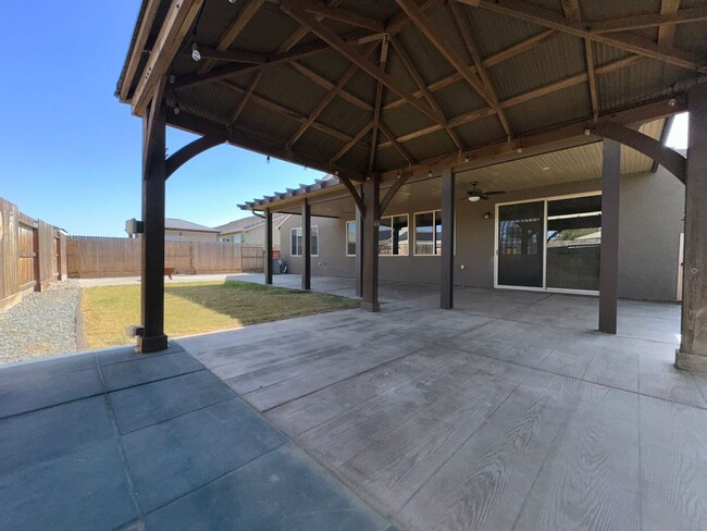 1724 W Sedona Ave in Visalia, CA - Building Photo - Building Photo