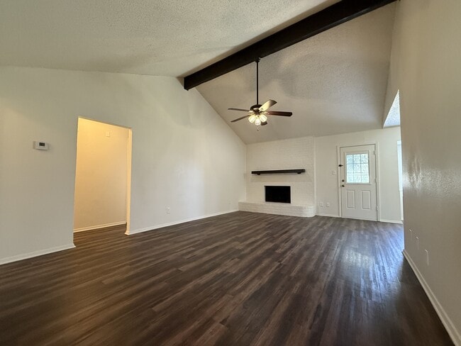 1017 Johnson St in Benbrook, TX - Building Photo - Building Photo