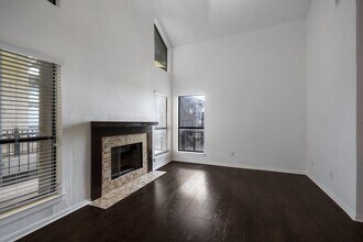 1910 Robbins Pl in Austin, TX - Building Photo - Building Photo