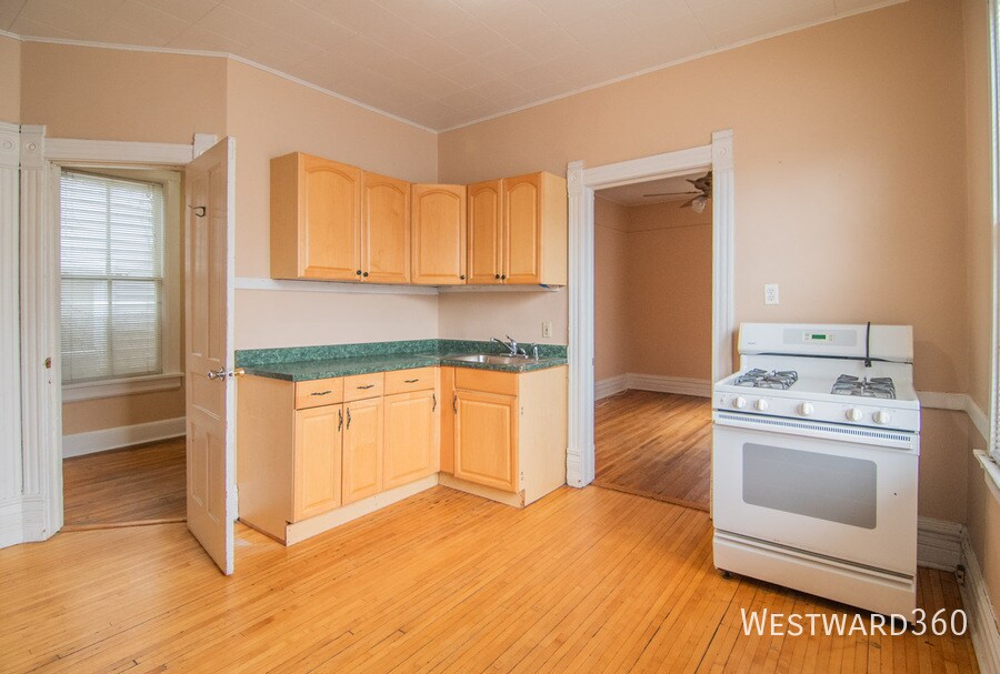 3322 N Lakewood Ave in Chicago, IL - Building Photo