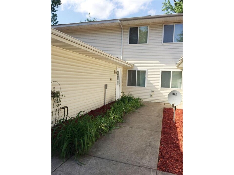 535 6th St N in Hudson, WI - Building Photo