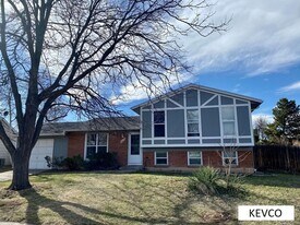 4213 Hummingbird Dr in Fort Collins, CO - Building Photo