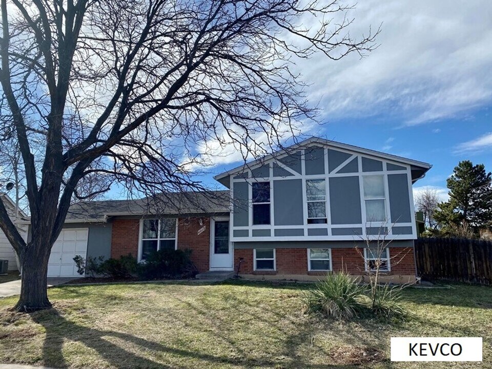 4213 Hummingbird Dr in Fort Collins, CO - Building Photo