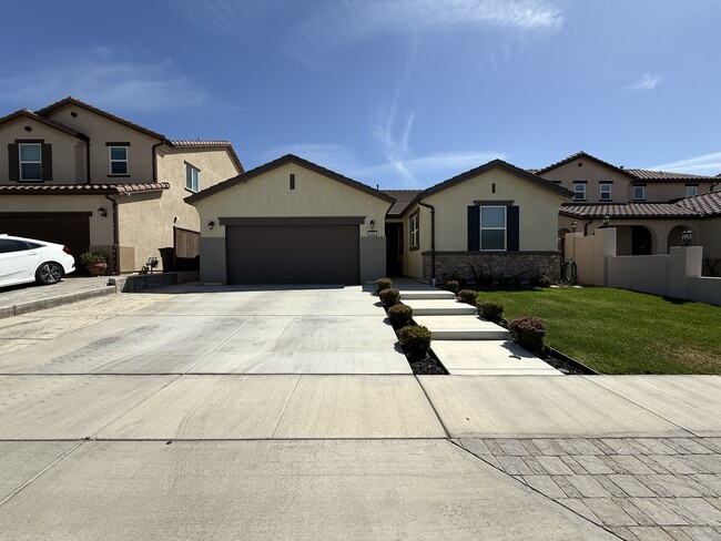 property at 614 Aromas Pl
