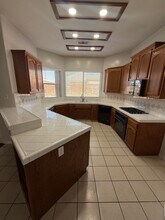 4 Bed, 2 Bath Home with Pool in Southwest Bakersfield in Bakersfield, CA - Building Photo - Building Photo