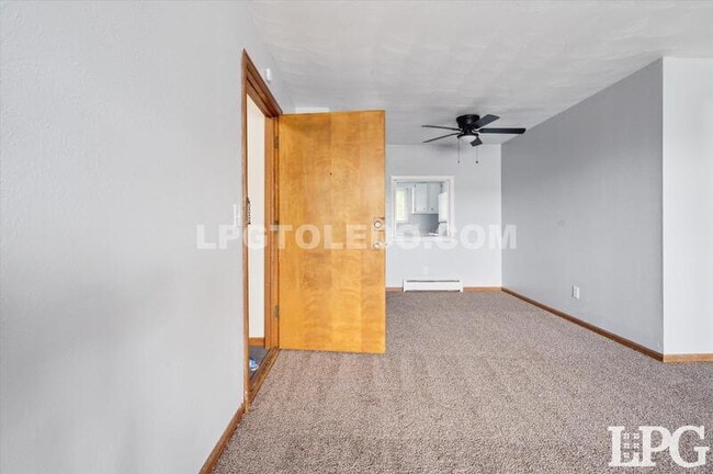 property at 3330 Arlington Ave