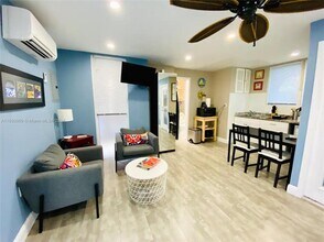 1033 NW 6th St-Unit -3 in Miami, FL - Building Photo - Building Photo