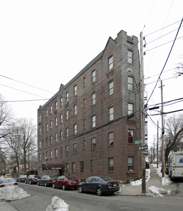 Vireo Gardens in Bronx, NY - Building Photo