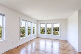 Park87 Apartments in Cambridge, MA - Building Photo - Interior Photo