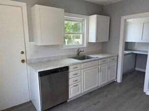 410-412-412 Court St, Unit 410 in Plymouth, MA - Building Photo - Building Photo