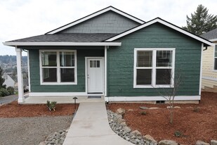 12929 SE Ridgecrest Rd in Happy Valley, OR - Building Photo