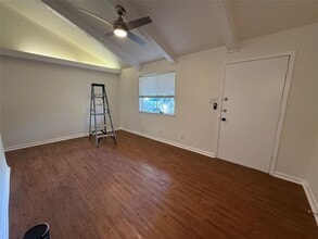 6710 Circle S Rd in Austin, TX - Building Photo - Building Photo