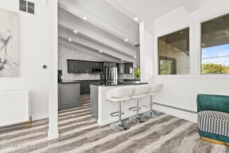 512 Deal Rd in Oakhurst, NJ - Building Photo - Building Photo