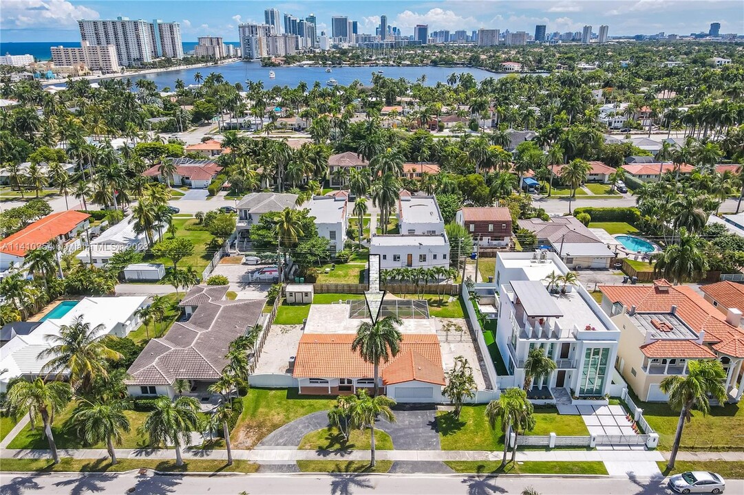 816 Polk St in Hollywood, FL - Foto de edificio