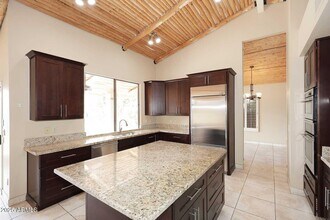 9969 E Bayview Dr in Scottsdale, AZ - Building Photo - Building Photo