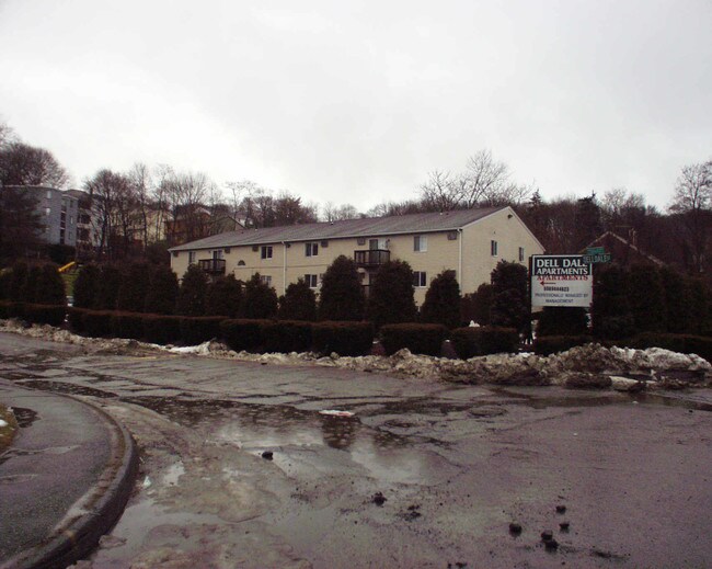 Dell Dale Apartments in Worcester, MA - Foto de edificio - Building Photo
