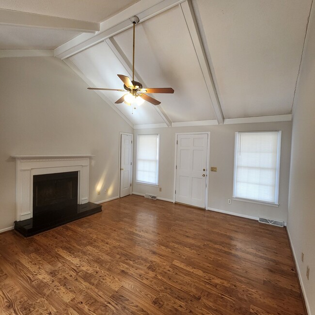 103 Brams Ct in Taylors, SC - Building Photo - Building Photo