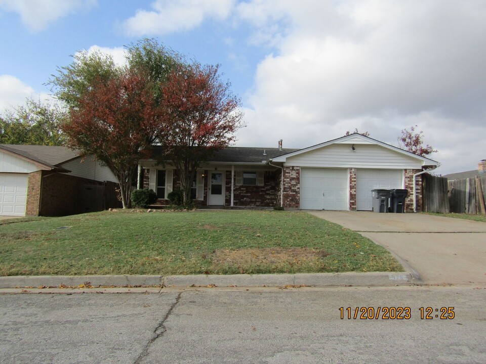 2328 NW 77th St in Lawton, OK - Building Photo