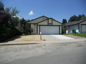 6330 Enchanted Valley Dr in Reno, NV - Building Photo