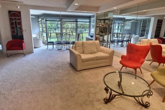 3900 Oaks Clubhouse Dr, Unit 11205 in Pompano Beach, FL - Foto de edificio - Building Photo