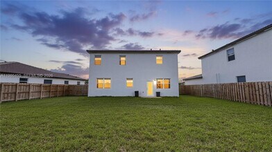 2333 SE 28th St in Homestead, FL - Building Photo - Building Photo