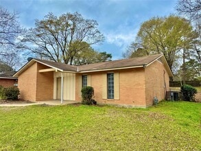523 Placid Dr in Montgomery, AL - Foto de edificio - Building Photo